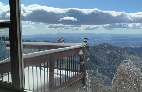 Running Springs House | Casa Pacifica-100 Mile View-Your Romantic & Family getaway.