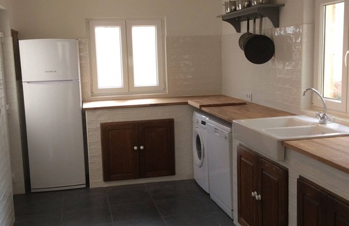 Figueira House | Casa Palmeira is a recently renovated 3 bedroom village cottage with pool