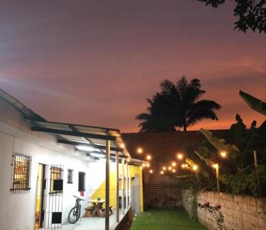 Caraguatatuba House | Casa para até 10 pessoas 2min da praia