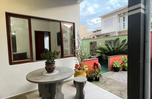 Ingleses do Rio Vermelho House | Casa Paradise