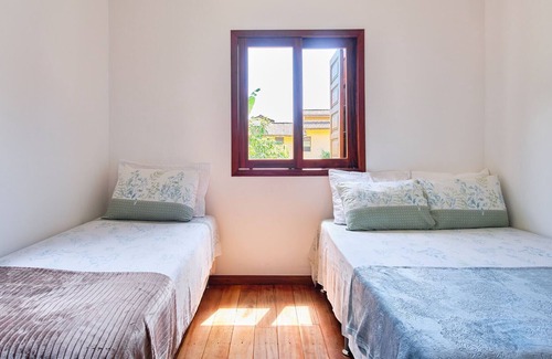 Portal das Artes House | Casa Petunia in Portal