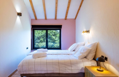 Caldas da Rainha Apartment | Casa Pinhal – Stylish Apartment with Valley and Pine Forest Views