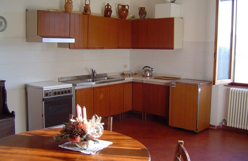 San Gimignano Apartment | Casa Pozzo, surrounded by greenery, just a few km from San Gimignano, ideal for couples