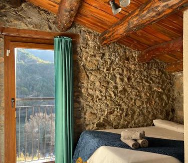 Arseguel Ski Chalet | Casa rústica la Borda de la Munda.