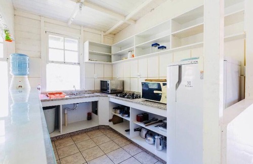 Armacao House | Casa Rústica na Praia da Armação Frente ao Rio