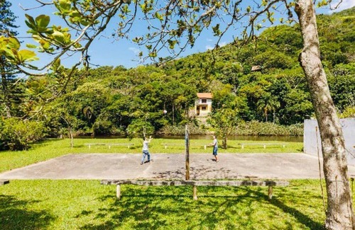 Armacao House | Casa Rústica na Praia da Armação Frente ao Rio