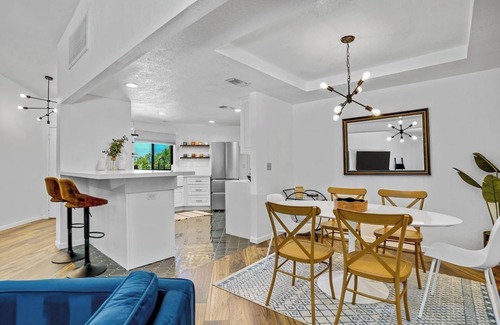 Racquet Club Estates House | Casa Rafael: Palm Springs Private Pool & Hot Tub