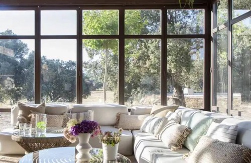 Cervera de los Montes House | Casa Rehabilitada en una Finca de Toledo con Vistas a la Sierra de Gredos