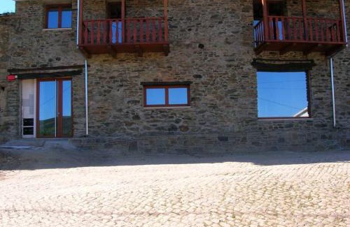 Braganca House | Casa restaurante O Pitès