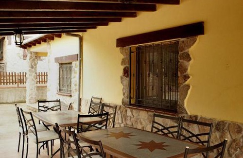 Navaluenga Ski Chalet | casa rio alberche y el cortijo de gredos