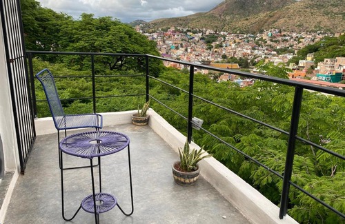 De La Presa House | Casa RoMia te ofrece la tranquilidad que Necesitas