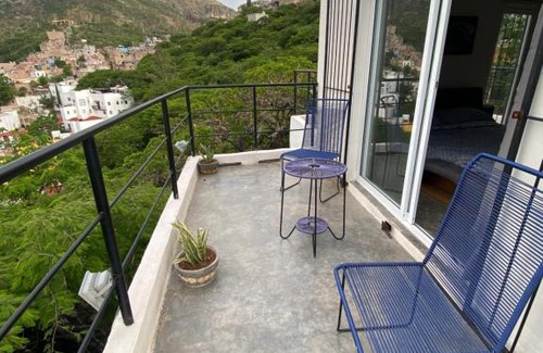 De La Presa House | Casa RoMia te ofrece la tranquilidad que Necesitas