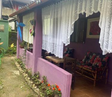 Campo Alegre Bed & Breakfast | Casa roxa