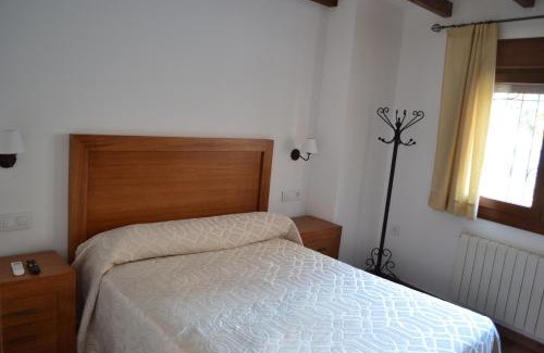 Fuenlabrada de los Montes House | Casa Rural La Madroña