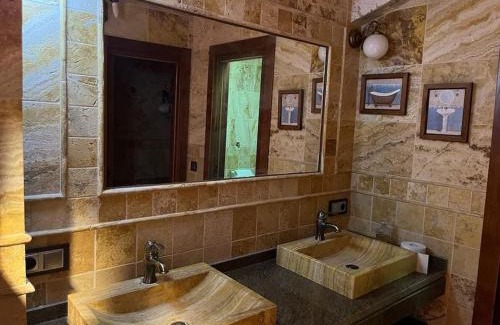 Fines House | Casa rural Camino de Morazara