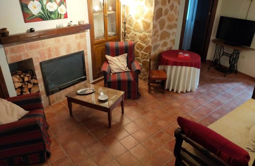 Ayna House | Casa Rural Elena