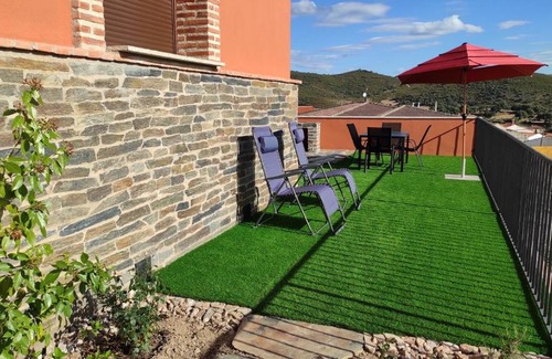 Navatrasierra House | Casa rural La Colmena del Geoparque