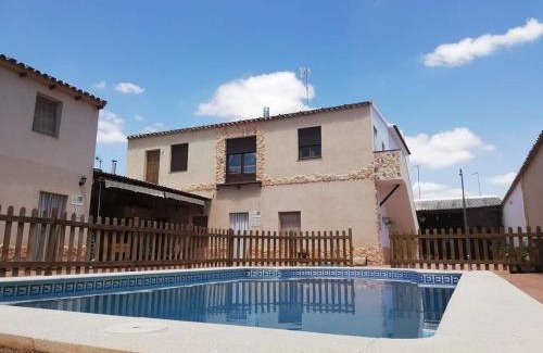 Argamasilla de Alba House | Casa Rural la Quinteria de Sancho piscina para tres apartamentos