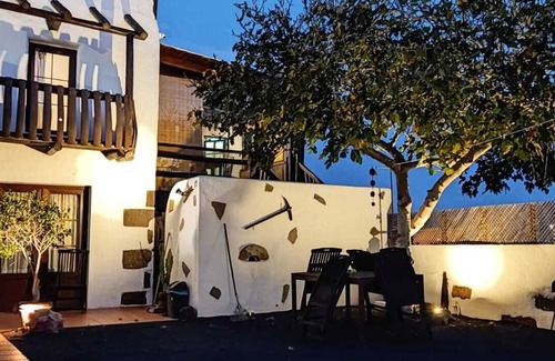 Maguez House | Casa Rural La Molina large apartment in an old motor mill from 1912