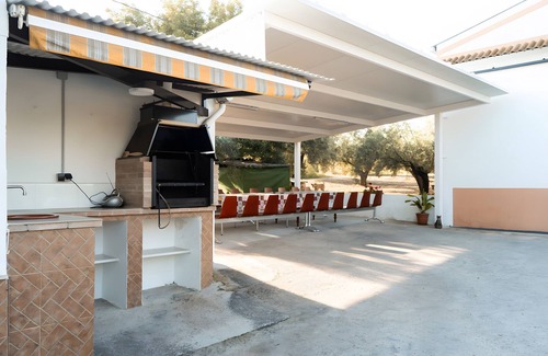 Cabra House | Casa Rural 'La Esperanza Rural Tourist' con Piscina Privada, Wi-Fi y Aire Acondicionado