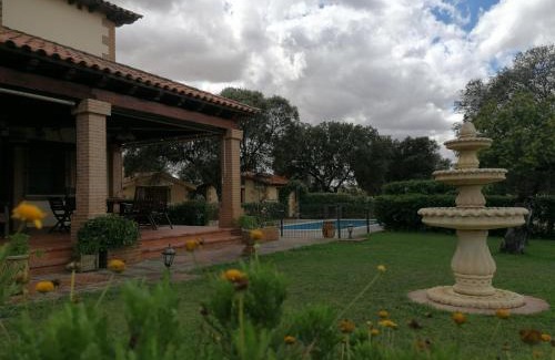 Torrecillas de la Tiesa Villa | Casa rural Suerte de los Mozos