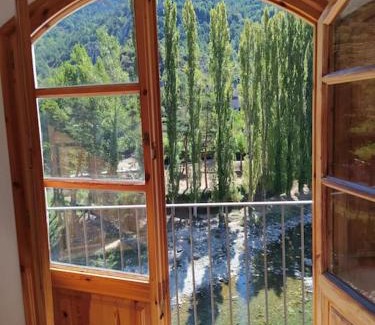 Baix Pallars Apartment | casa sobre rio Noguera Pallaresa