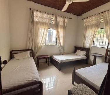 Melgar House | Casa sol en el jardin - piscina y relajacion total