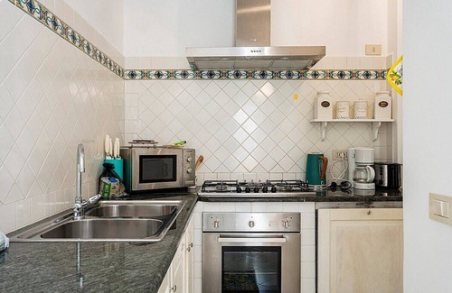 Positano City Centre House | Casa Solange: A characteristic and welcoming apartment located in the center of Positano and a few meters from the sea, with Free WI-FI.