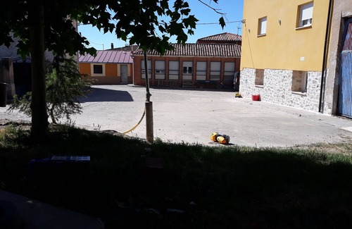 Arcos Cottage | Casa Totalmente Nueva, Para 16 Personas a 12 km de Burgos en un Pueblo Tranquilo