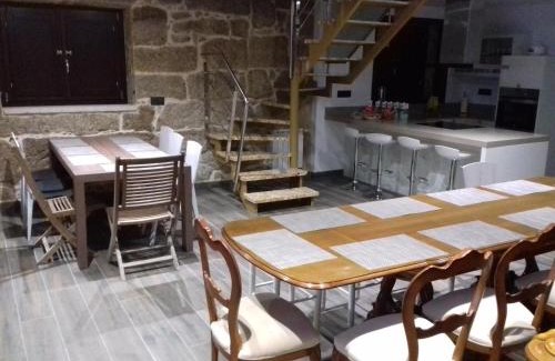 Coles House | Casa Tras Do Rio