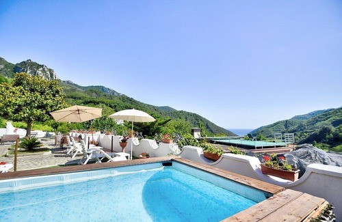 Pucara House | Casa Trifone A: A graceful studio apartment surrounded by the greenery, with Free WI-FI.