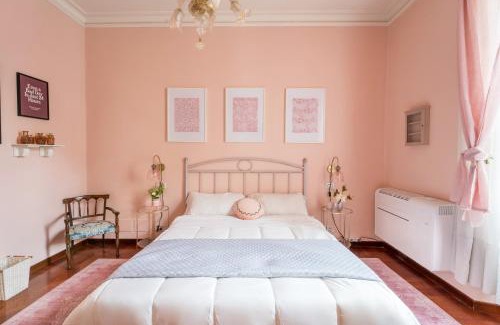 Flaminio Apartment | Casa Tudor, Charmy Eccentric Flat in Piccola Londra 10 Min from City Center