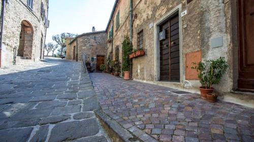 Montecatini Val di Cecina House | Casa Vacanze Uno Sguardo Sul Borgo