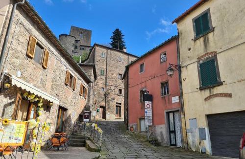 Montecatini Val di Cecina House | Casa Vacanze Uno Sguardo Sul Borgo