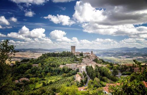 Montecatini Val di Cecina House | Casa Vacanze Uno Sguardo Sul Borgo