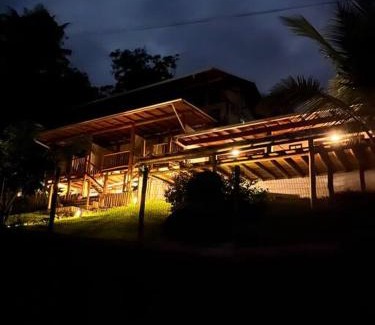 Felix House | Casa Varandas-Estúdio Mar Aberto - Hidro, Wi-fi, SKY