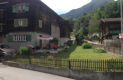 Trun Apartment | Casa Vegana, 3,5 Zi Wohnung, 5 PL, 2 Bäder