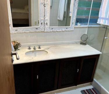 Marinas House | Casa Verde à Beira-Mar