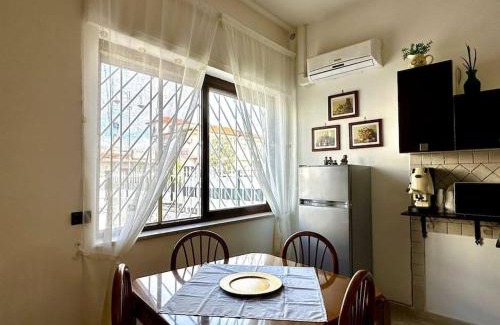 Minturno House | Casa via Appia Scauri - luminosa, grande a 250 m dal mare e dalla stazione ferroviaria