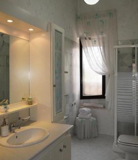 Minturno House | Casa via Appia Scauri - luminosa, grande a 250 m dal mare e dalla stazione ferroviaria