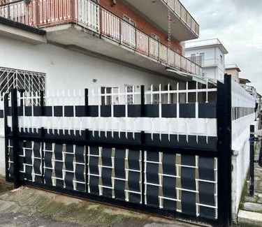 Minturno House | Casa via Appia Scauri - luminosa, grande a 250 m dal mare e dalla stazione ferroviaria