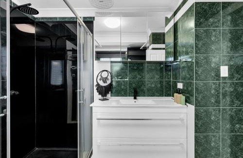 Manoora Apartment | Casa Villa- Peaceful Retreat
