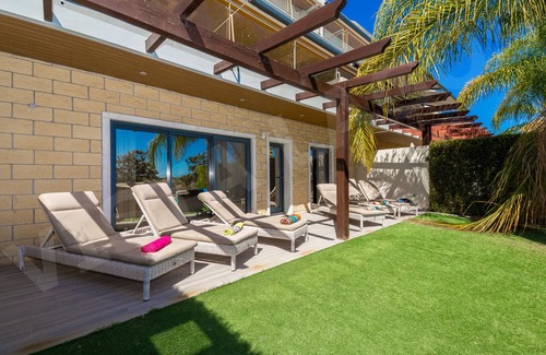 Lagos Ski Chalet | Casa Vista Lago | professionally cleaned | 4-bedroom townhouse | within walking distance of Lagos centre