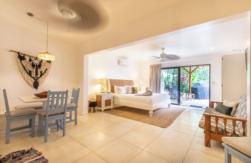Nosara Bed & Breakfast | Casa Vitality - Suite Guanacaste, Casa Vitality - Suite Guanacaste - 4 Min Walk to the Beach