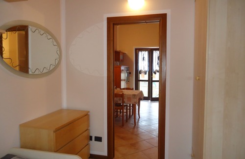 Idro Apartment | Casa Vittoria type V1, up to 5 people, garden, only 200m to the lake/beach