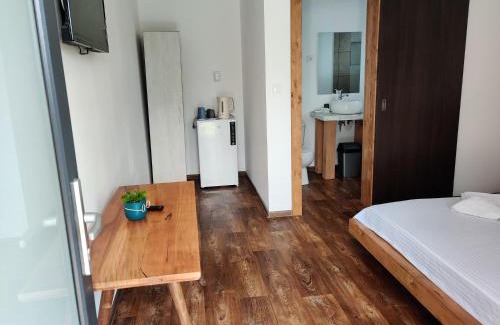 Douazeci si Trei August House | Casa Vlad