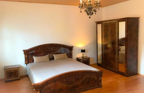 Falkensee Apartment | "Casa20200" 2 x Apartments je 150qm für Business, Familien, Gruppen, Handwerker 15min von BERLIN, Erdbeerhof, Outlet B5, 5min vom See Falkensee ! 2 Apartment each 150qm for BUSINESS , FAMILIES 15min from BERLIN!