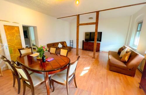 Falkensee Apartment | "Casa20200" 2 x Apartments je 150qm für Business, Familien, Gruppen, Handwerker 15min von BERLIN, Erdbeerhof, Outlet B5, 5min vom See Falkensee ! 2 Apartment each 150qm for BUSINESS , FAMILIES 15min from BERLIN!