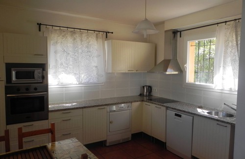 Begur Apartment | Casas-Buendia Elegant and spacious apartment by the pool