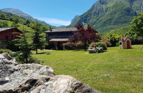 Quiros House | Casas rurales Valle de Bueida, jacuzzi solo en las casas el El Palacio y Viscárcel